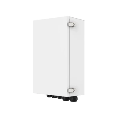 Coffret blanc SolaX Matebox G2 présenté de trois quarts