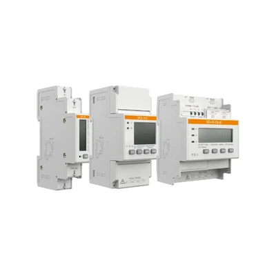 Sélection de compteurs SolaX Meter présentés côte à côte