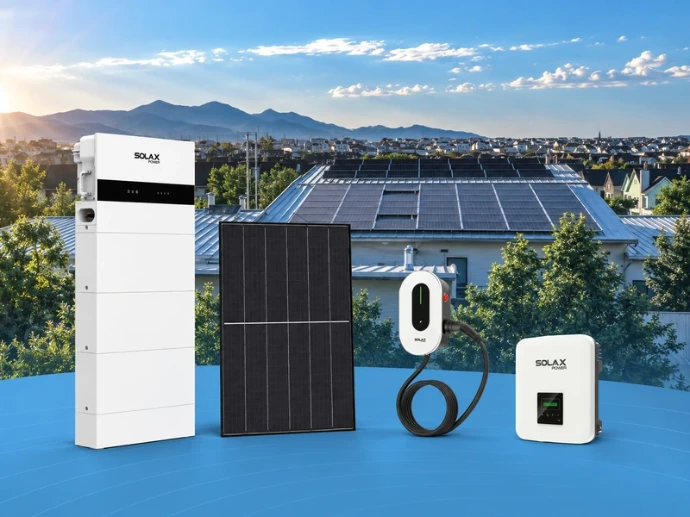 Installation photovoltaïque en toiture, avec stockage SolaX, panneau solaire, borne de recharge et onduleur