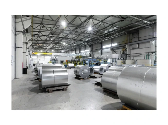 Bobines acier pour la fabrication d’habillages de calorifuge de la gamme ISOXAL ACIER / REVÊTUS